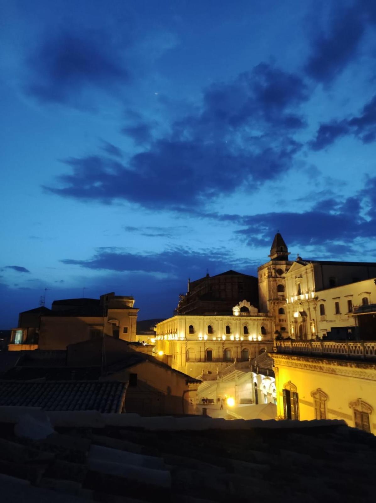 Hotel Porta Reale Νότο Εξωτερικό φωτογραφία